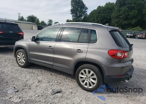 2009 Volkswagen Tiguan S из США, поврежденный, VIN WVGAV75N39W003838
